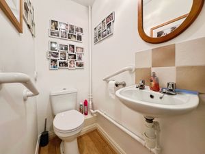 Guest Cloak Room- click for photo gallery
